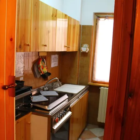 Per Max 4 Persone Casa Dello Sciatore