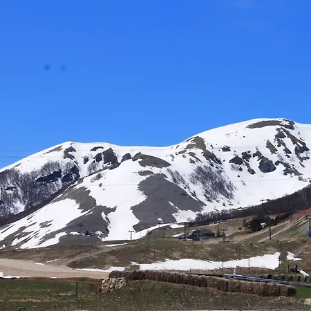 Per Max 4 Persone Casa Dello Sciatore * روكاراسو